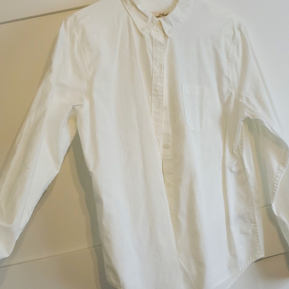 NWOT Universal Thread Camden White Button up shirt